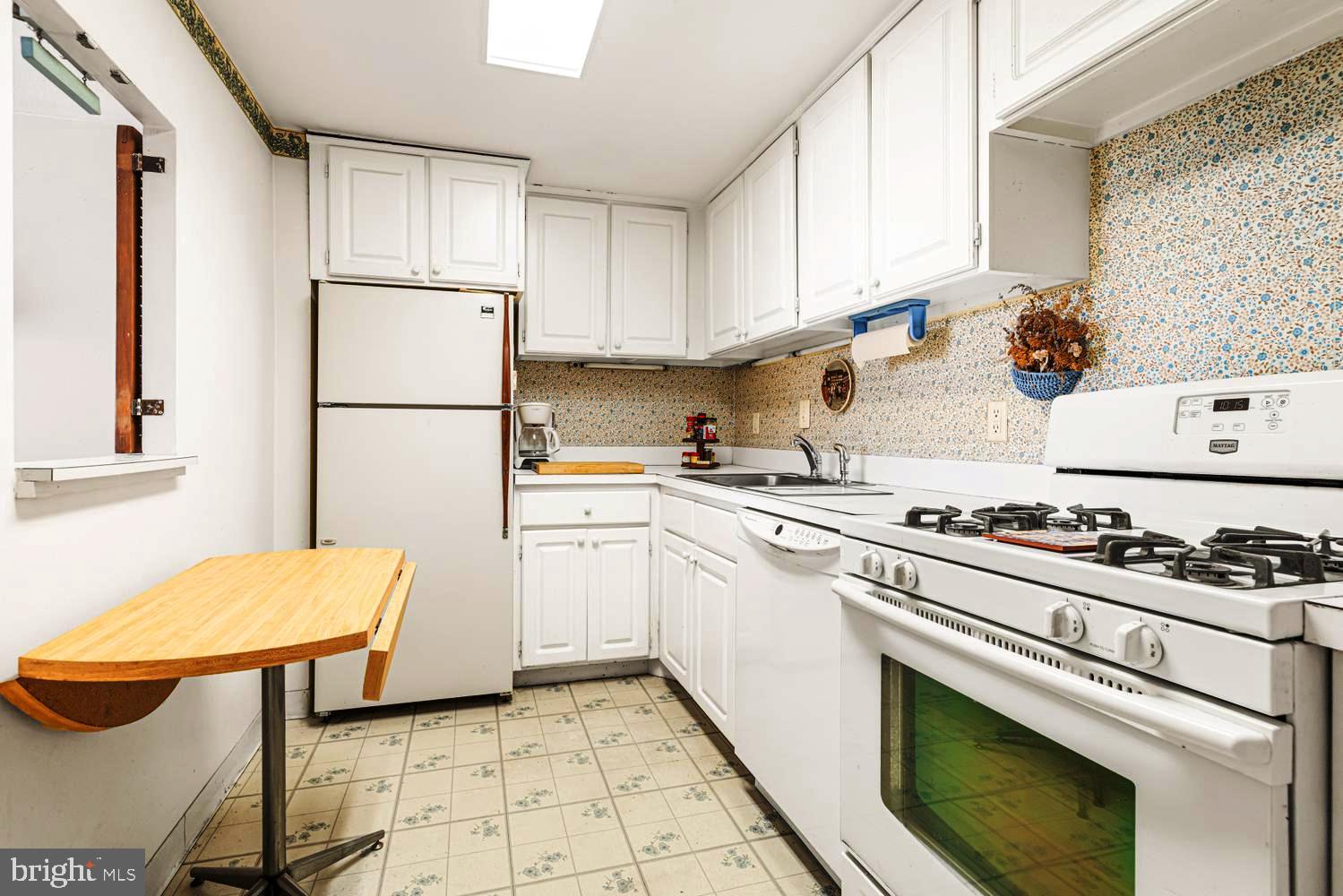 100 WEST AVENUE 411-S