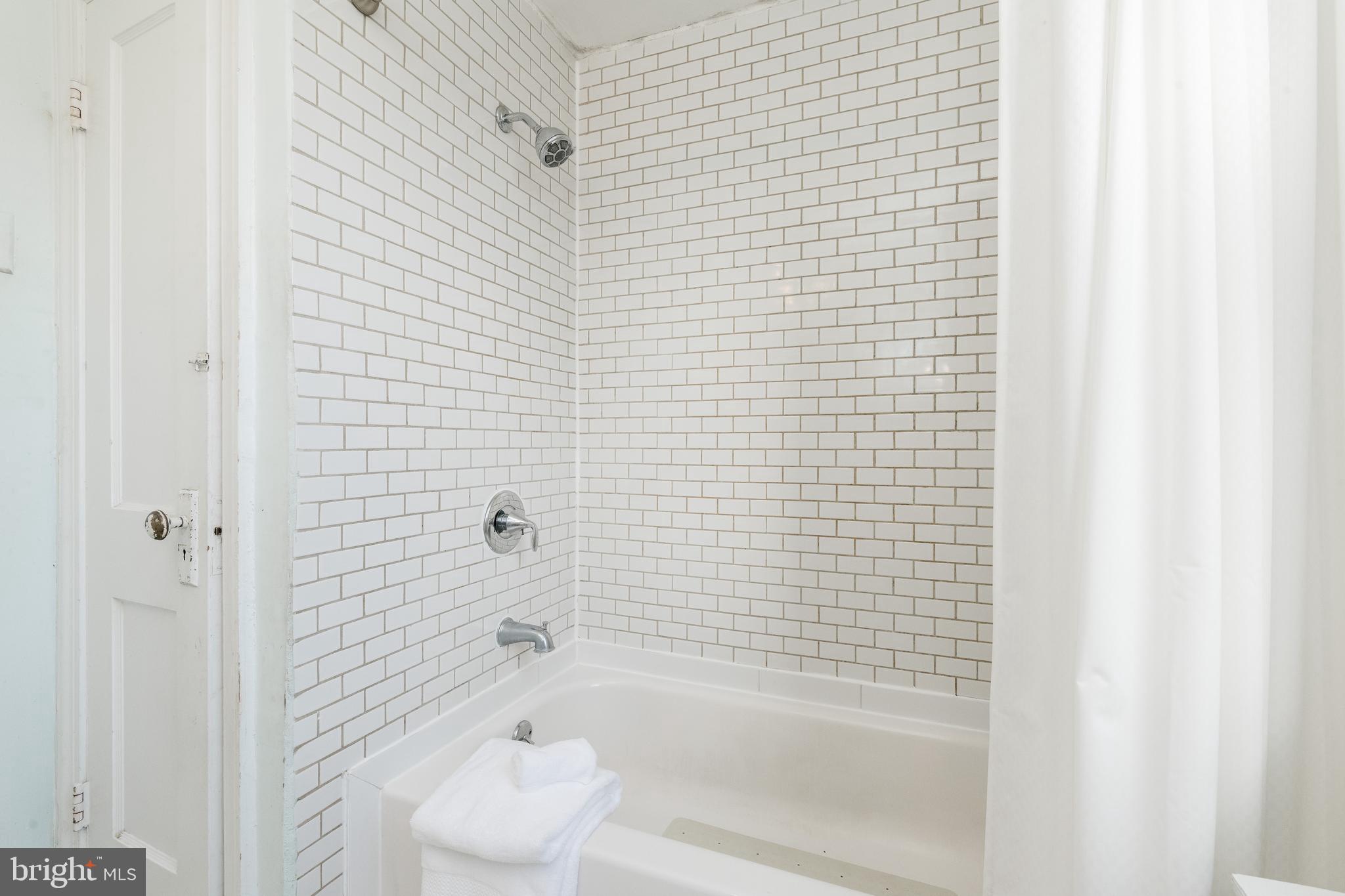 EDNOR GARDENS - LAKESIDE - Residential