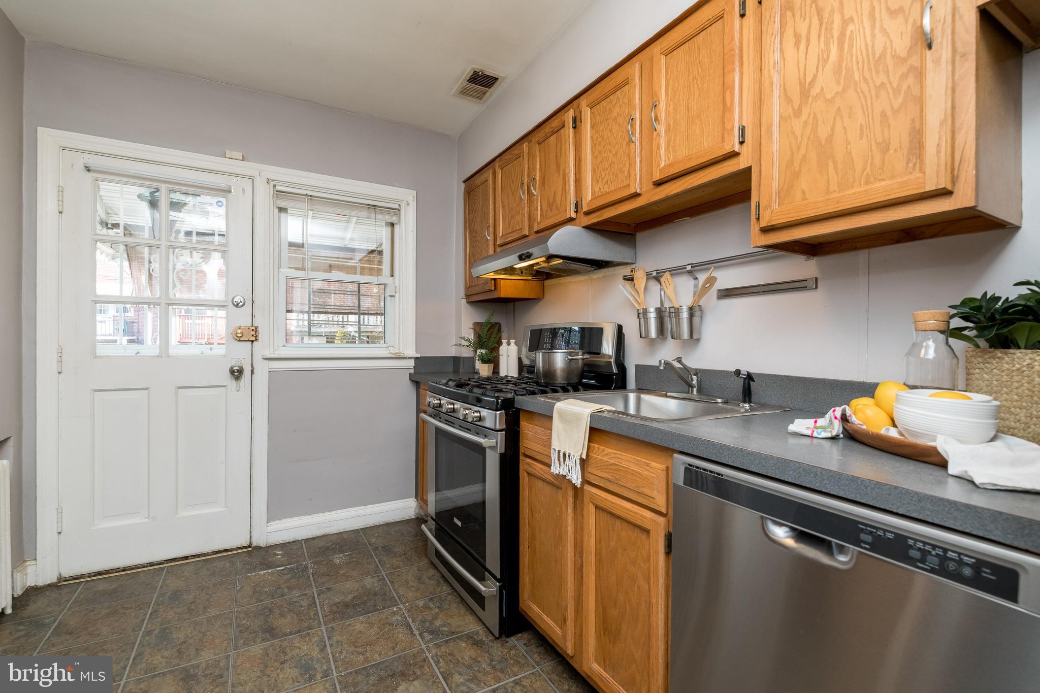 EDNOR GARDENS - LAKESIDE - Residential