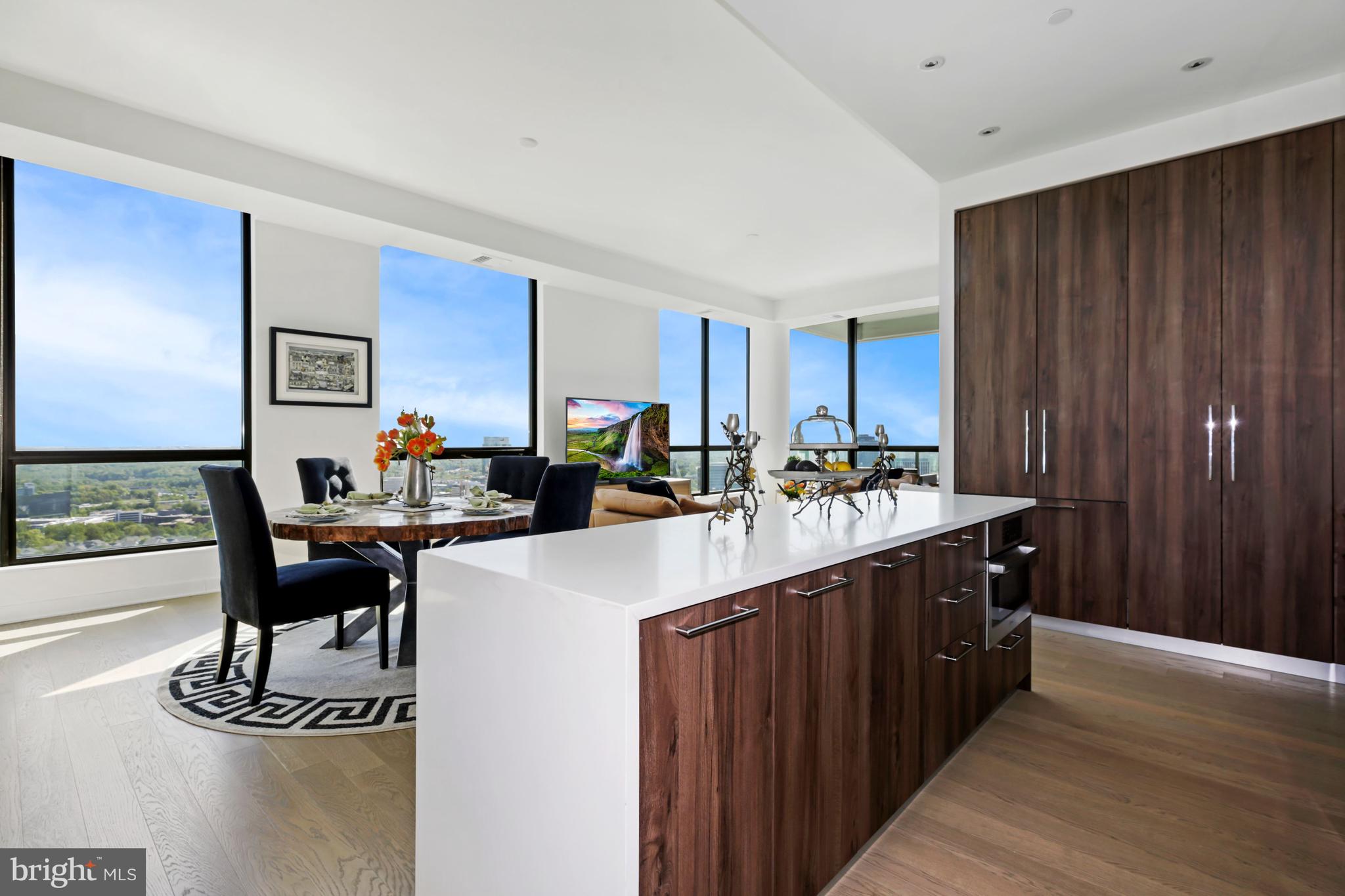 THE BORO TYSONS - Residential