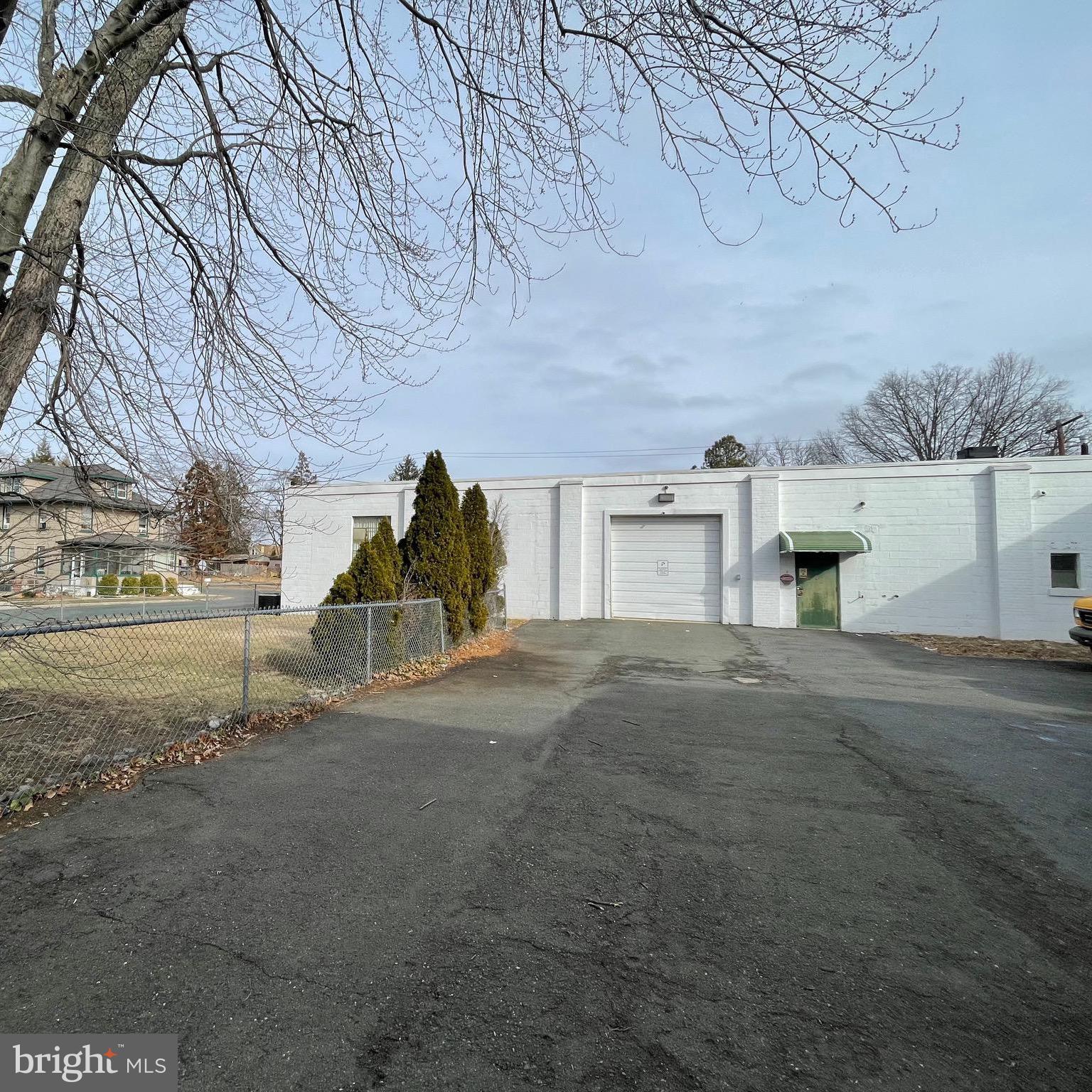 718 RENNIE STREET