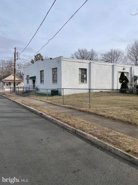 718 RENNIE STREET HAMILTON NJ 08610