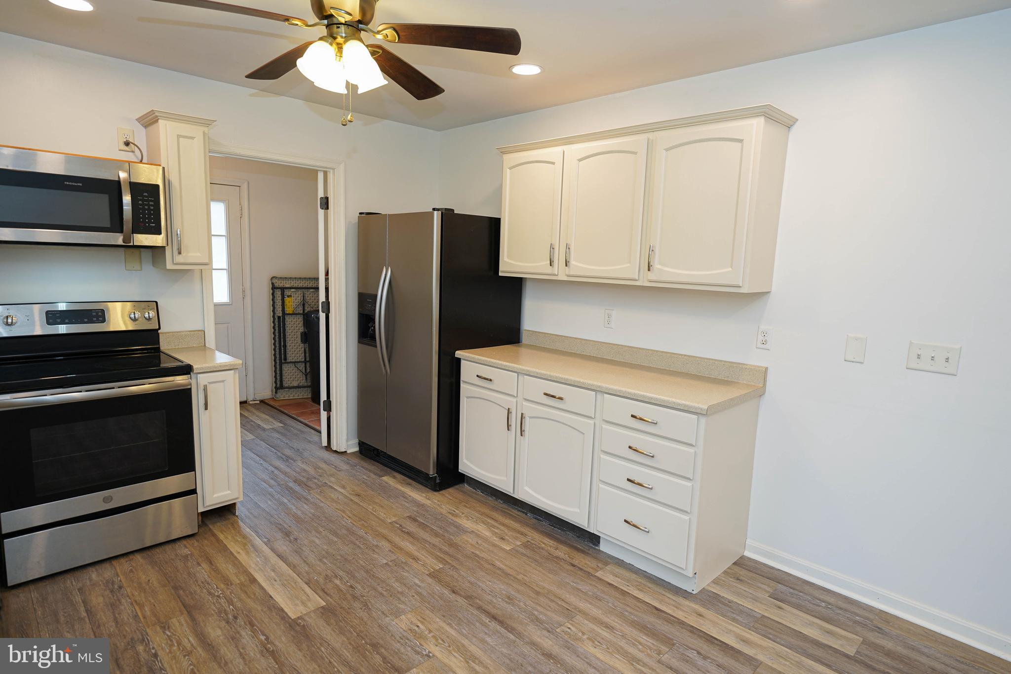 KING WILLIAMS COURT - Residential Lease