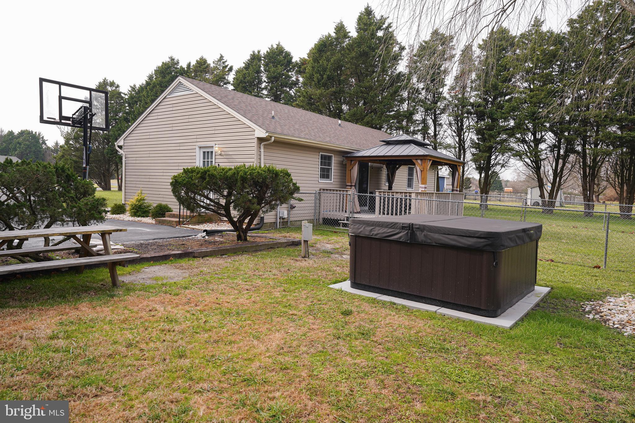 KING WILLIAMS COURT - Residential Lease