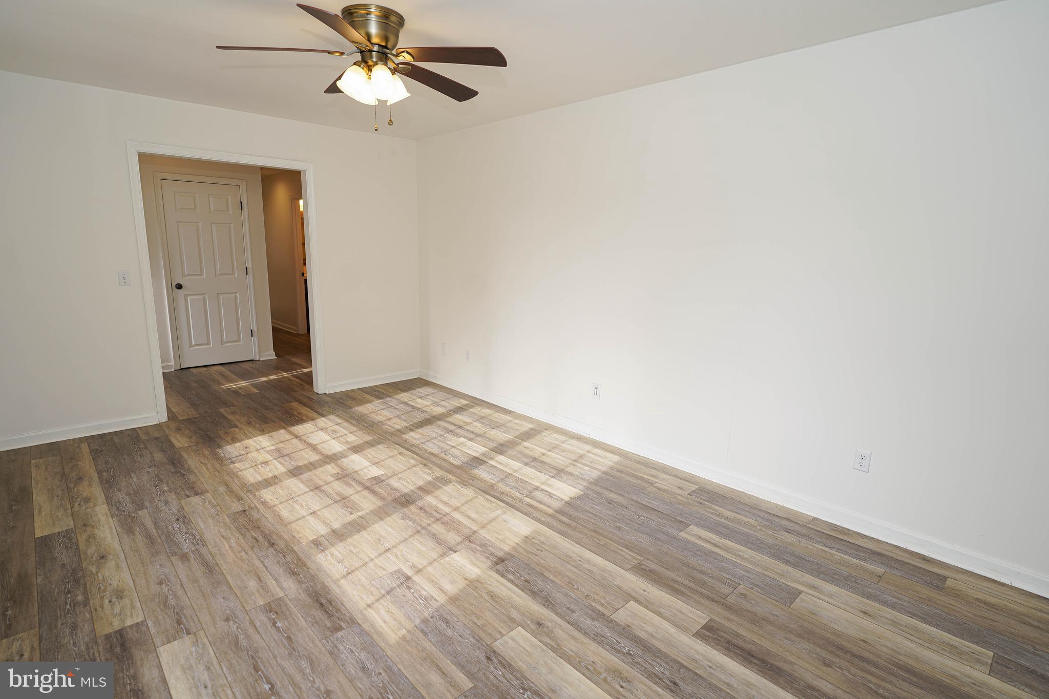 KING WILLIAMS COURT - Residential Lease