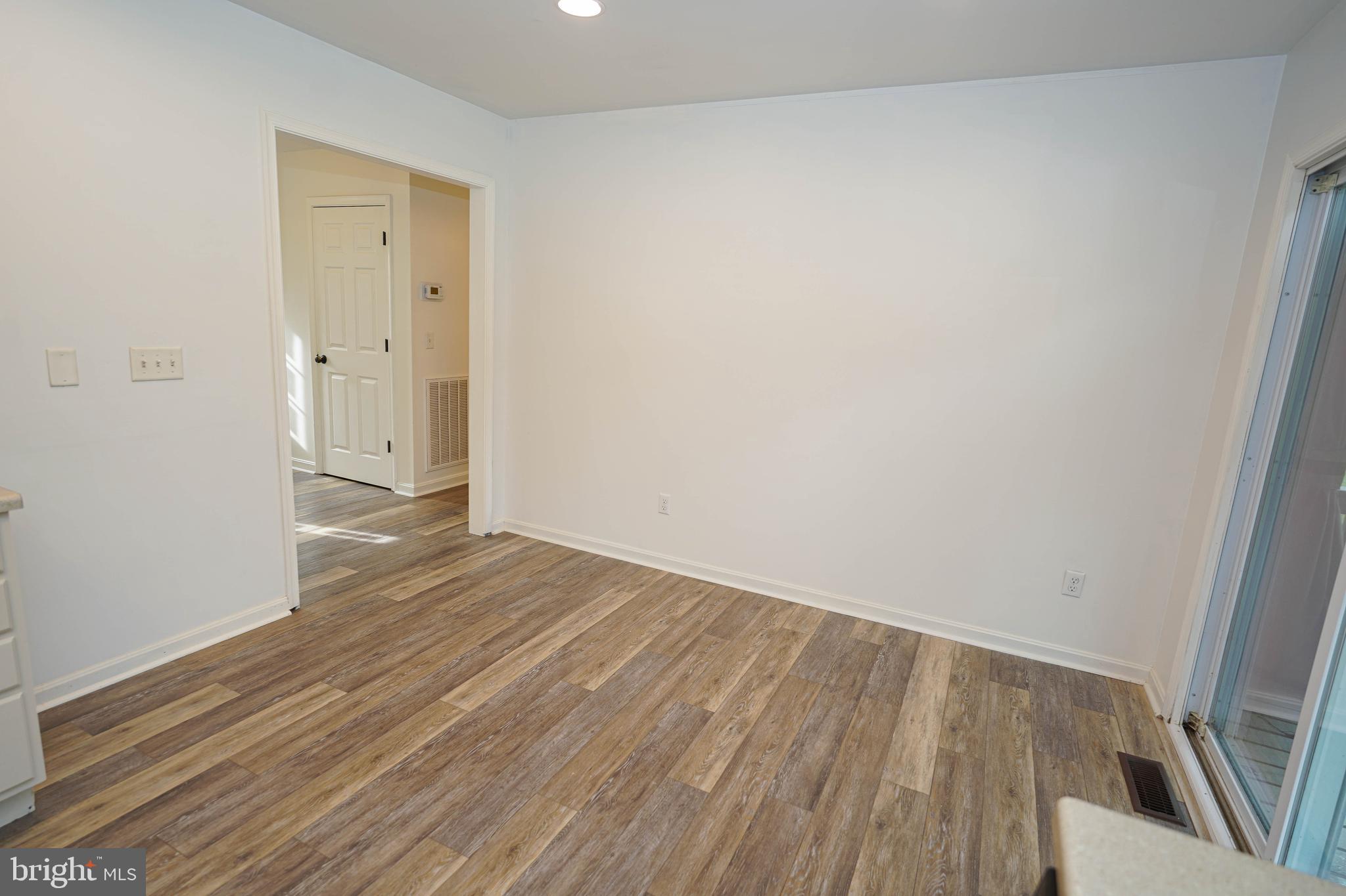 KING WILLIAMS COURT - Residential Lease