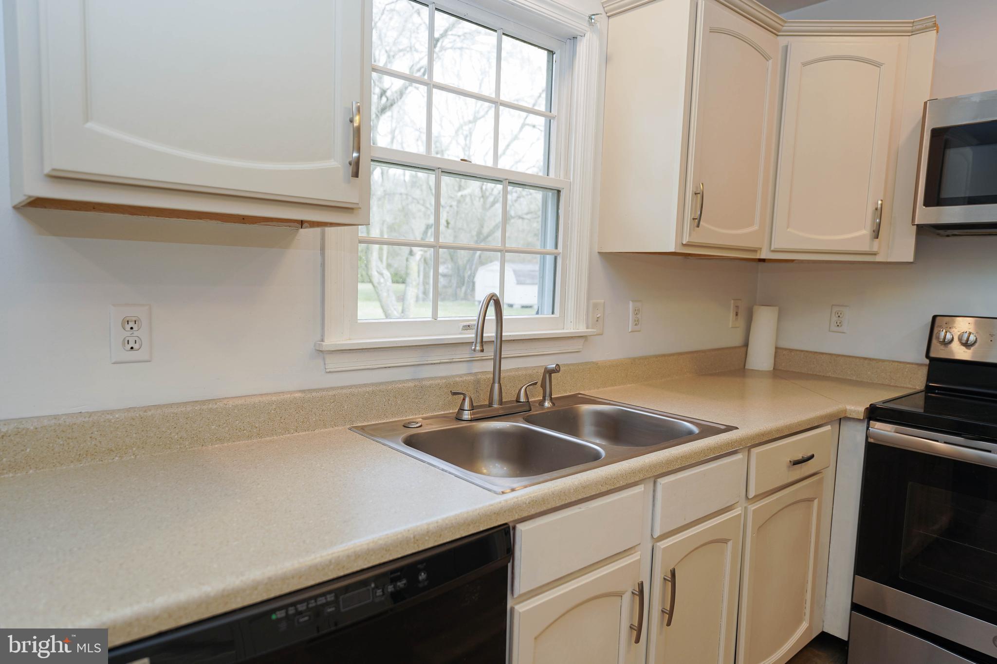 KING WILLIAMS COURT - Residential Lease