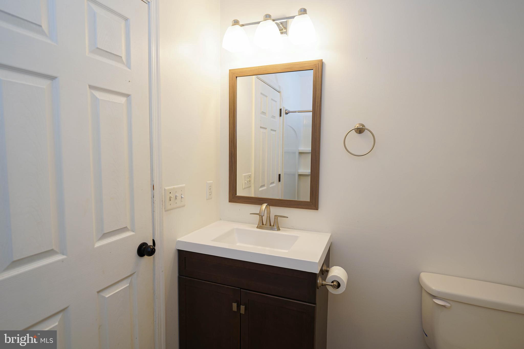 KING WILLIAMS COURT - Residential Lease