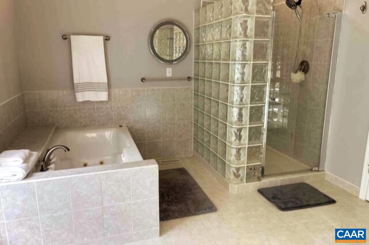 PERSIMMON HILL - Residential