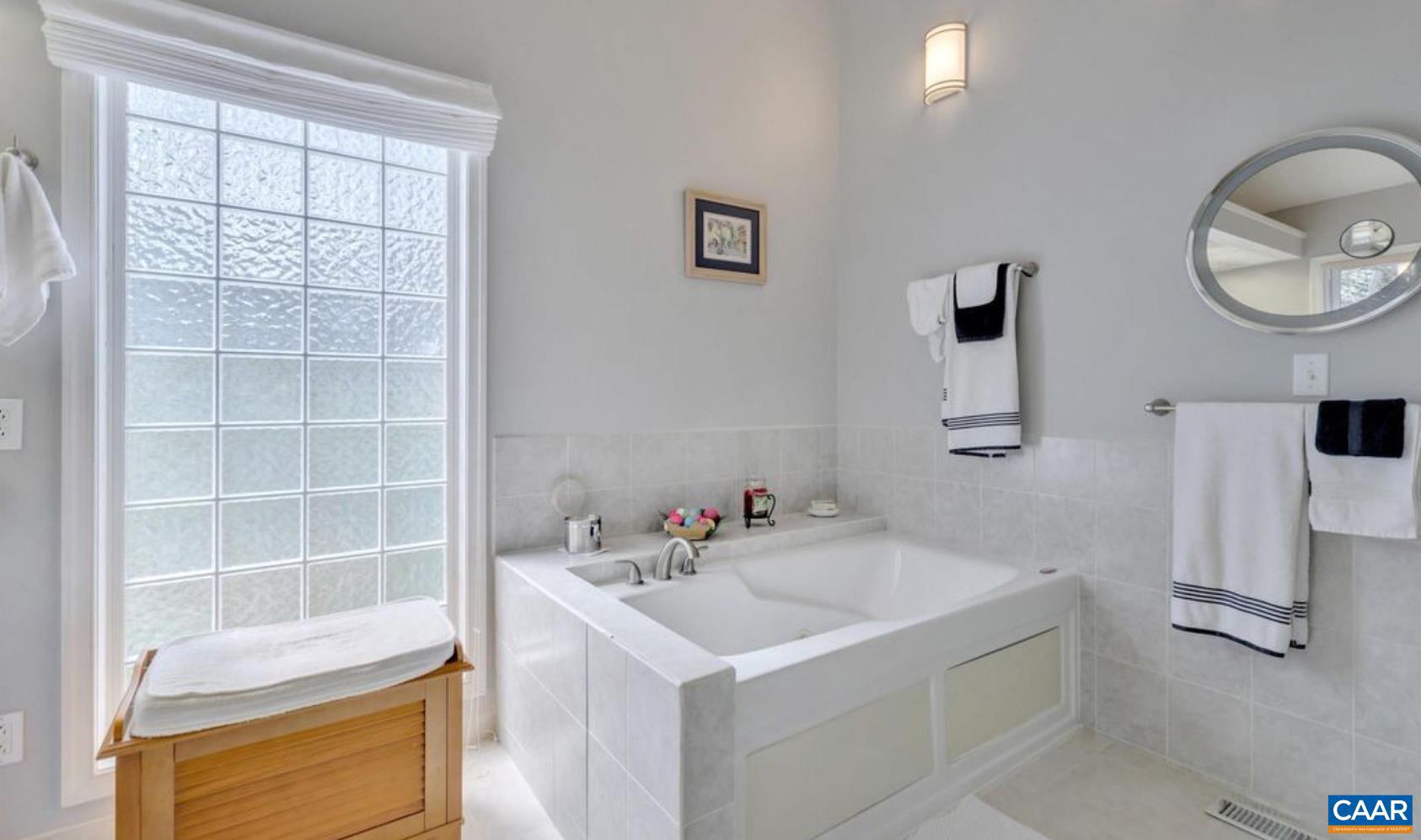 PERSIMMON HILL - Residential