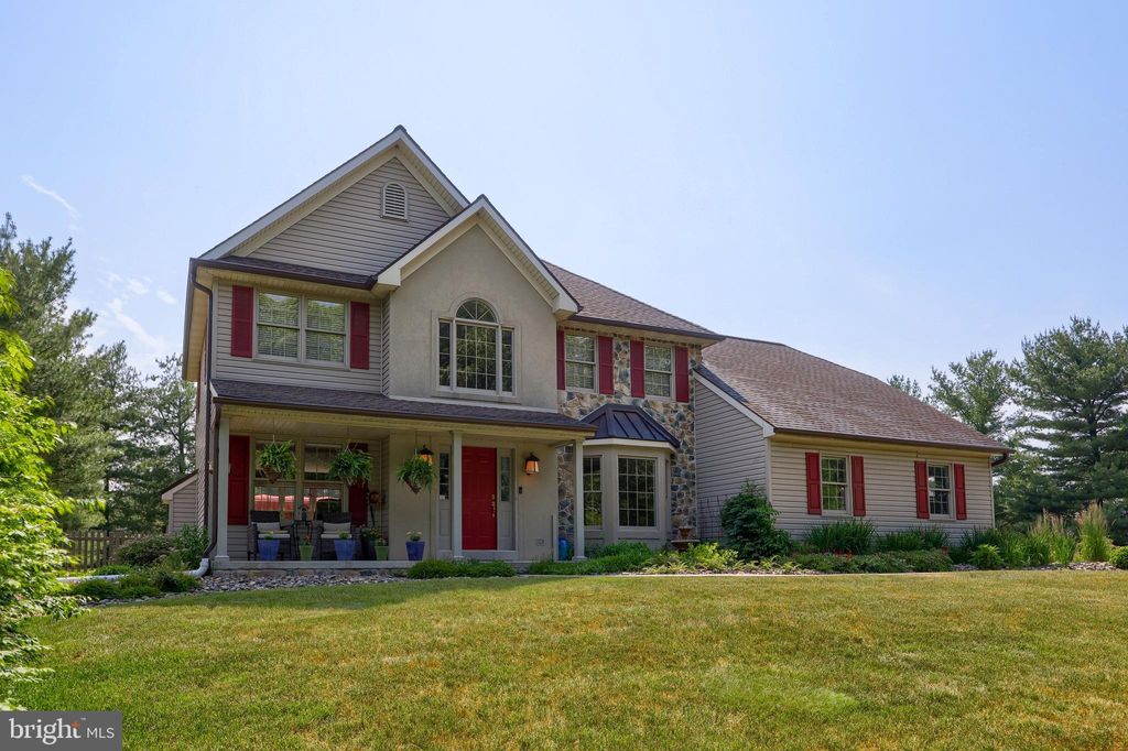 Photo of 430 OAK LN, LITITZ, PA 17543 (MLS # PALA2035784)