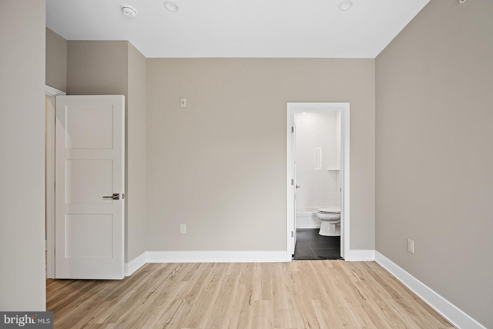 NORRIS SQUARE - Residential Lease