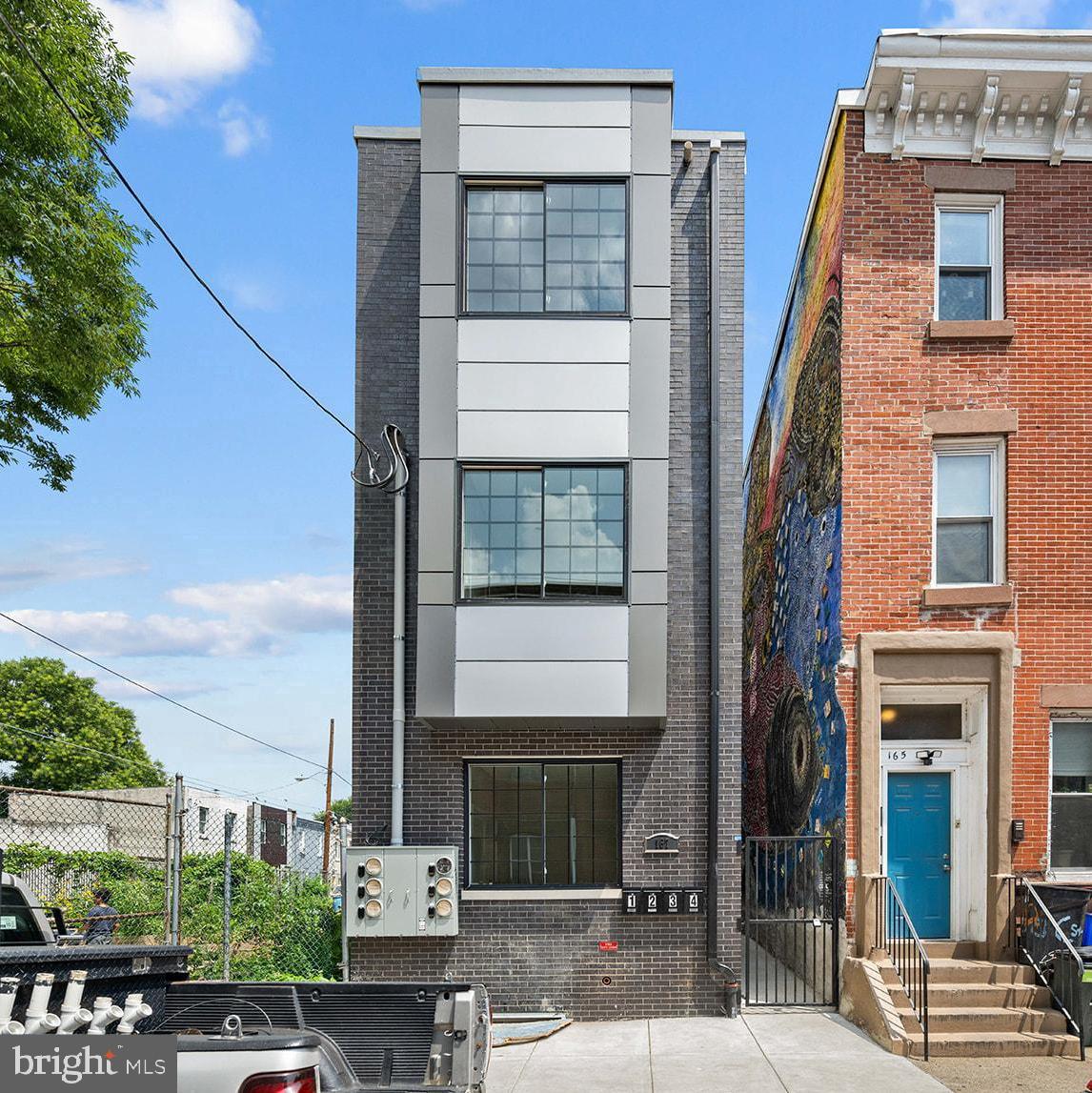 NORRIS SQUARE - Residential Lease