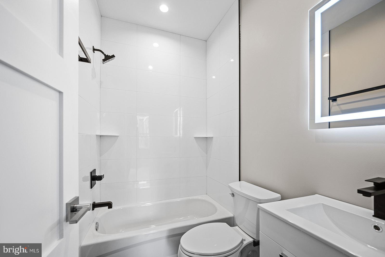 NORRIS SQUARE - Residential Lease