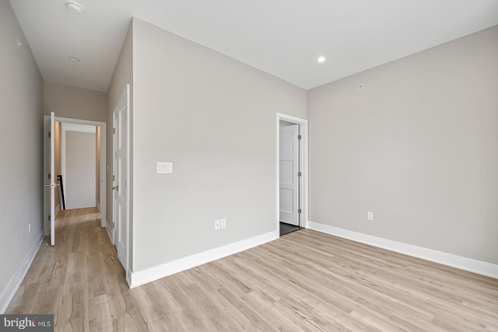 NORRIS SQUARE - Residential Lease