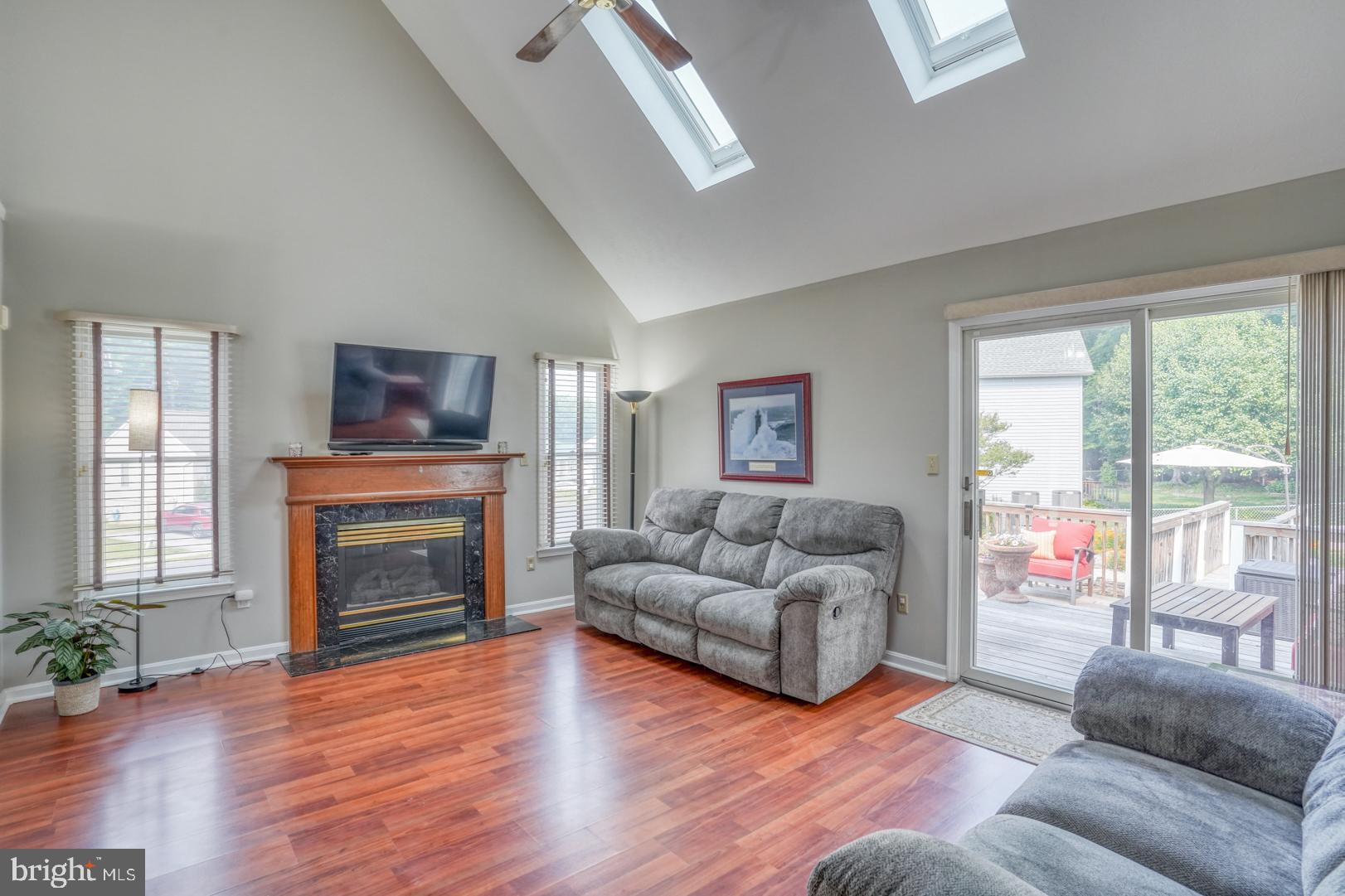 COLONIAL RIDGE - Residential