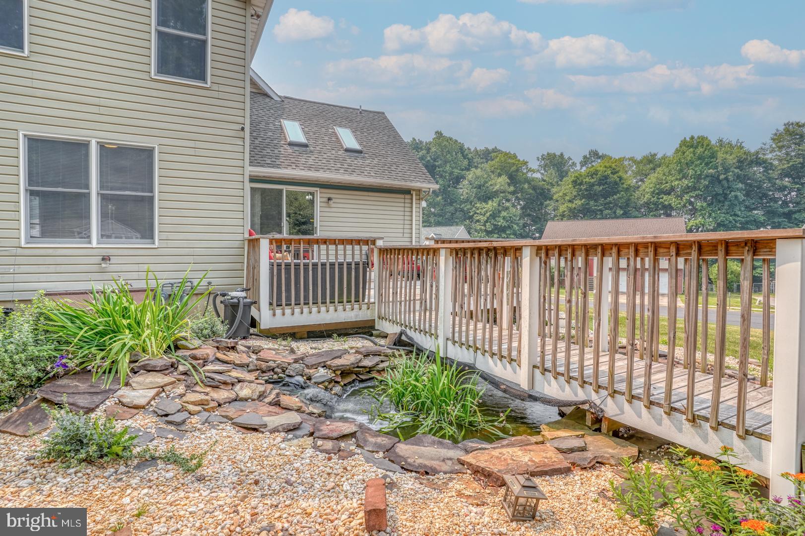 COLONIAL RIDGE - Residential