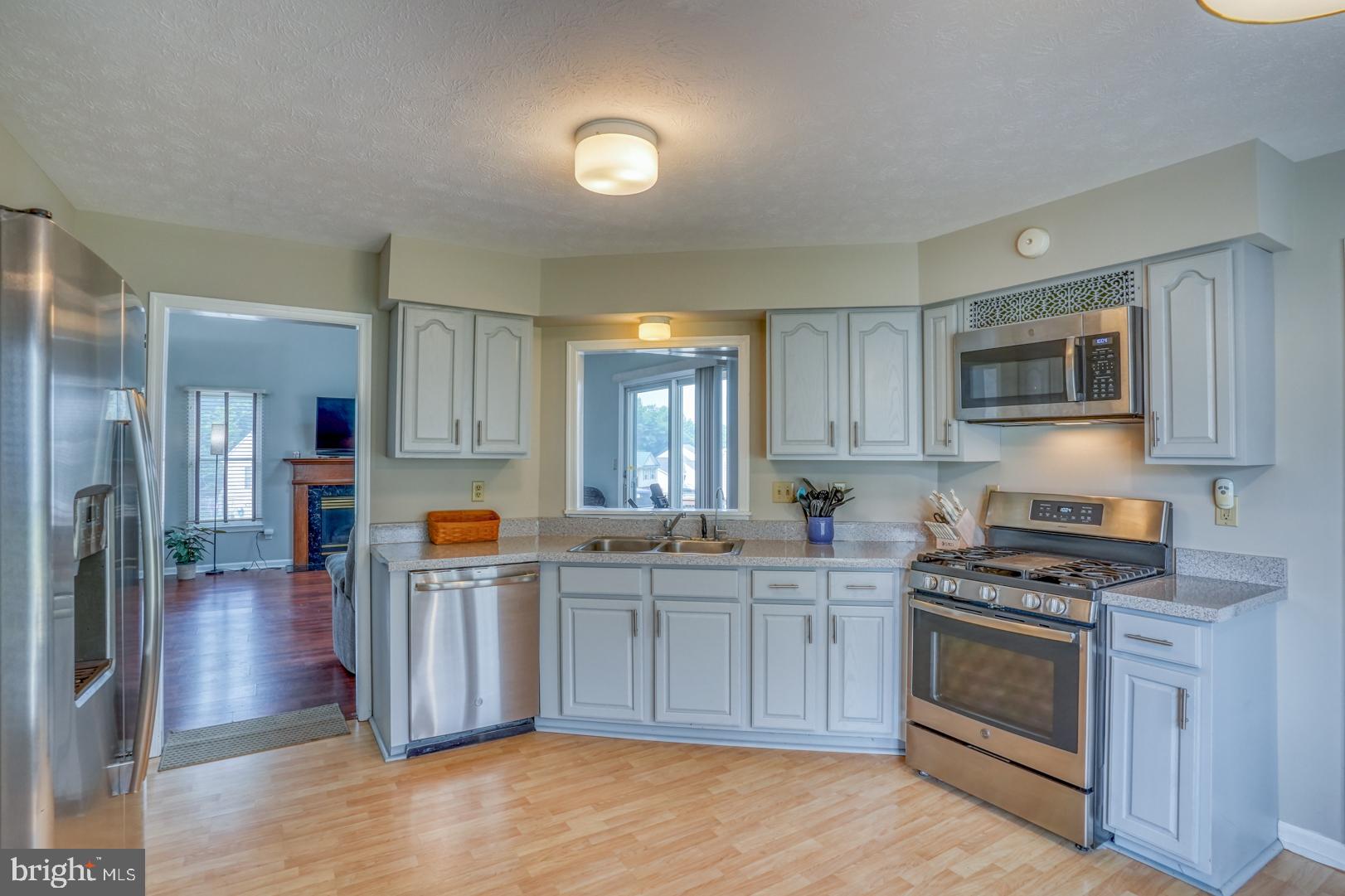 COLONIAL RIDGE - Residential