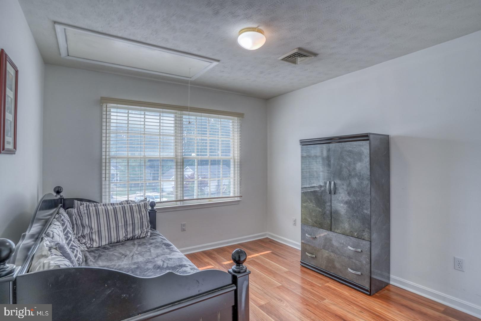 COLONIAL RIDGE - Residential