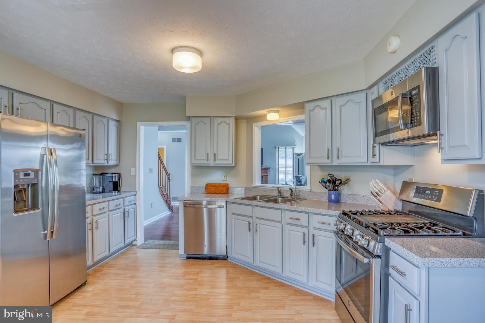 COLONIAL RIDGE - Residential