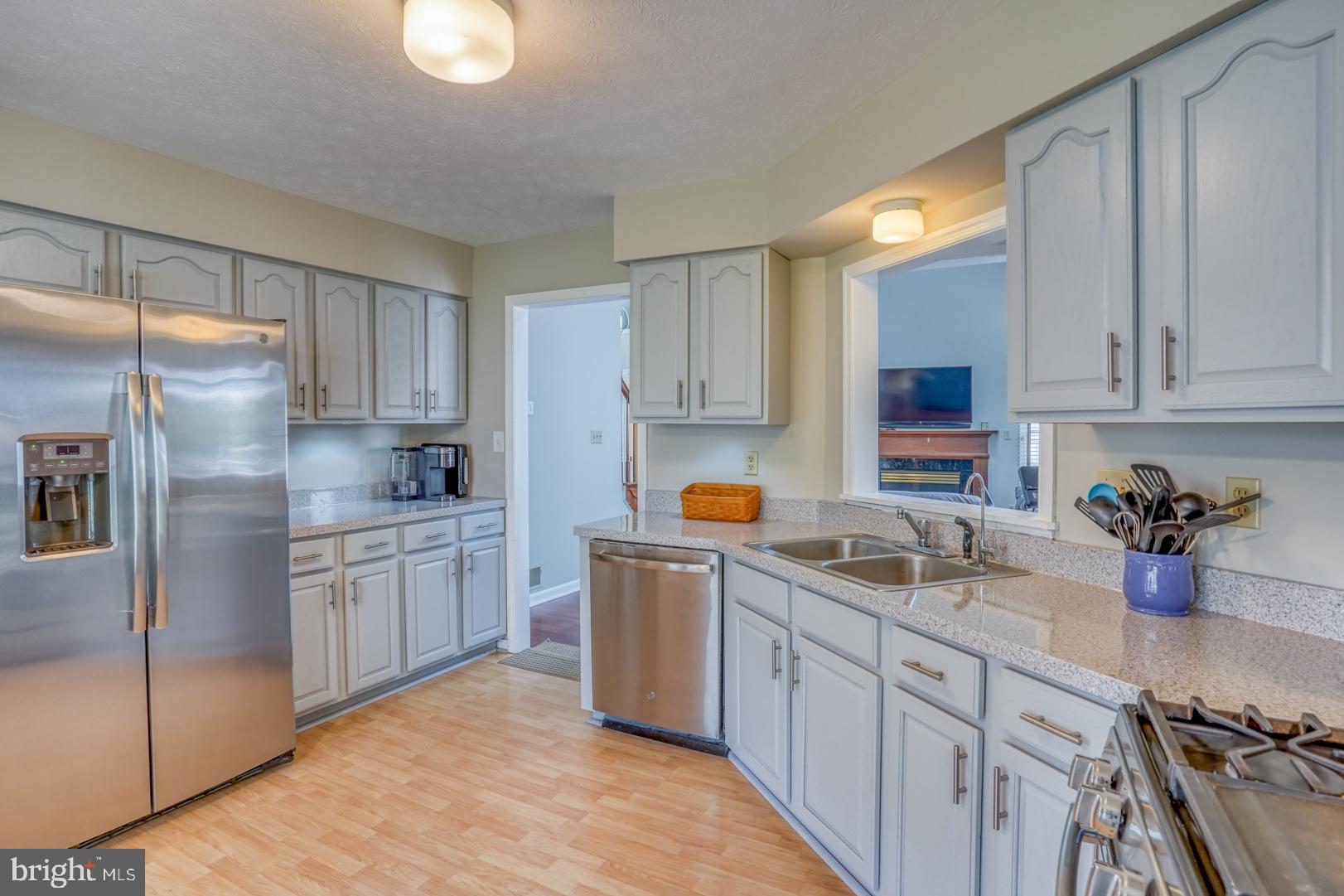 COLONIAL RIDGE - Residential