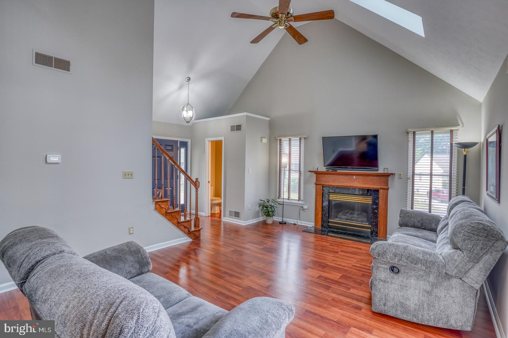 COLONIAL RIDGE - Residential