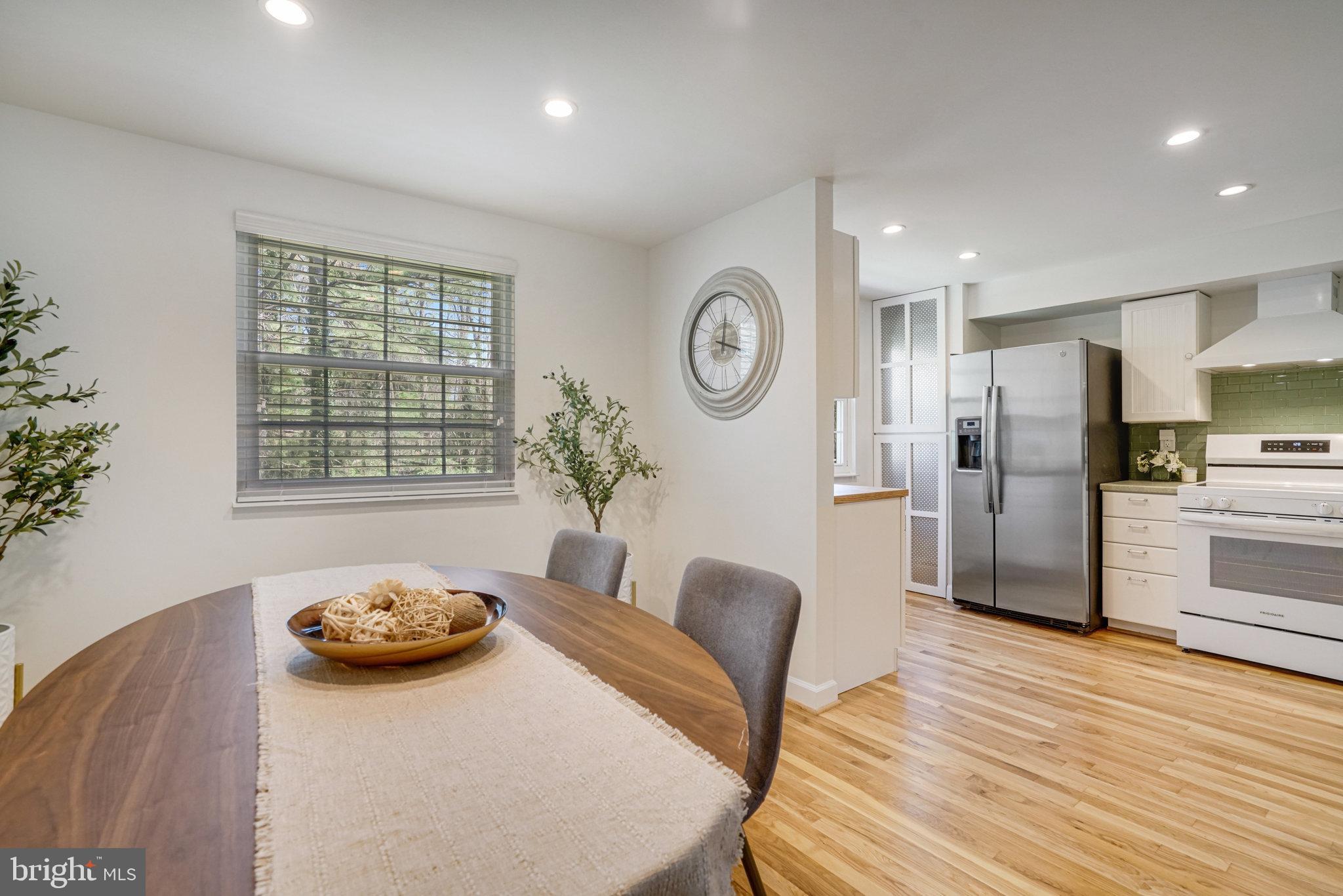 BROOKS SQUARE - Residential