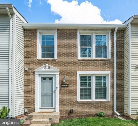 2031 BROOKS SQUARE PLACE FALLS CHURCH VA 22043