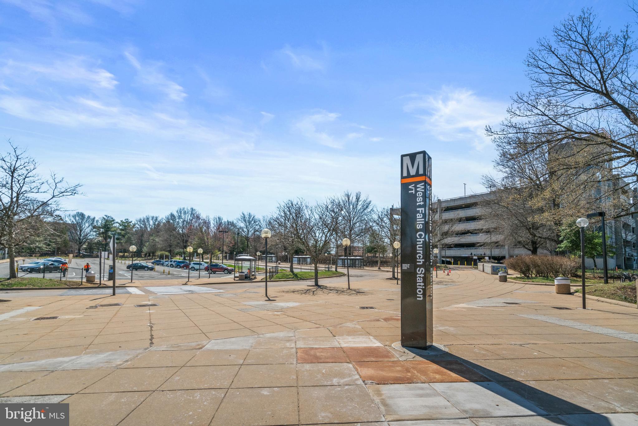 BROOKS SQUARE - Residential