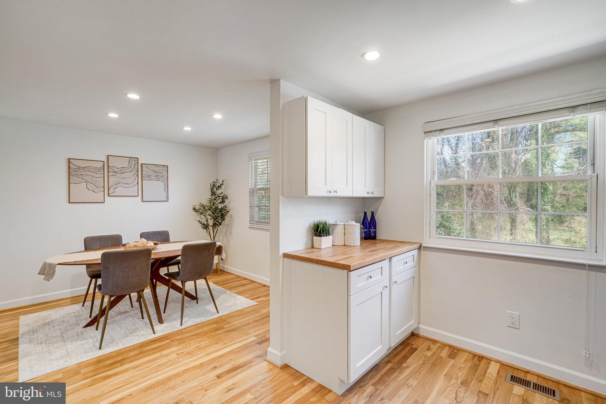 BROOKS SQUARE - Residential