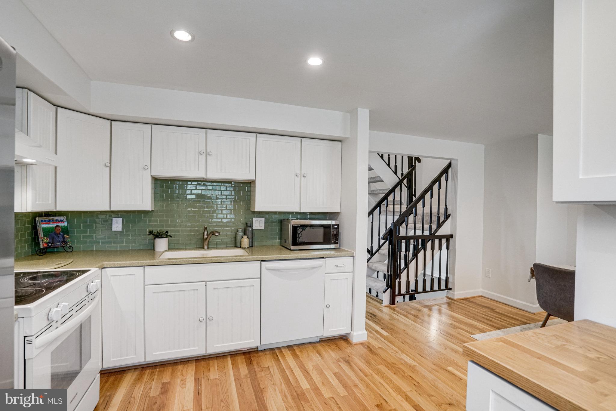 BROOKS SQUARE - Residential