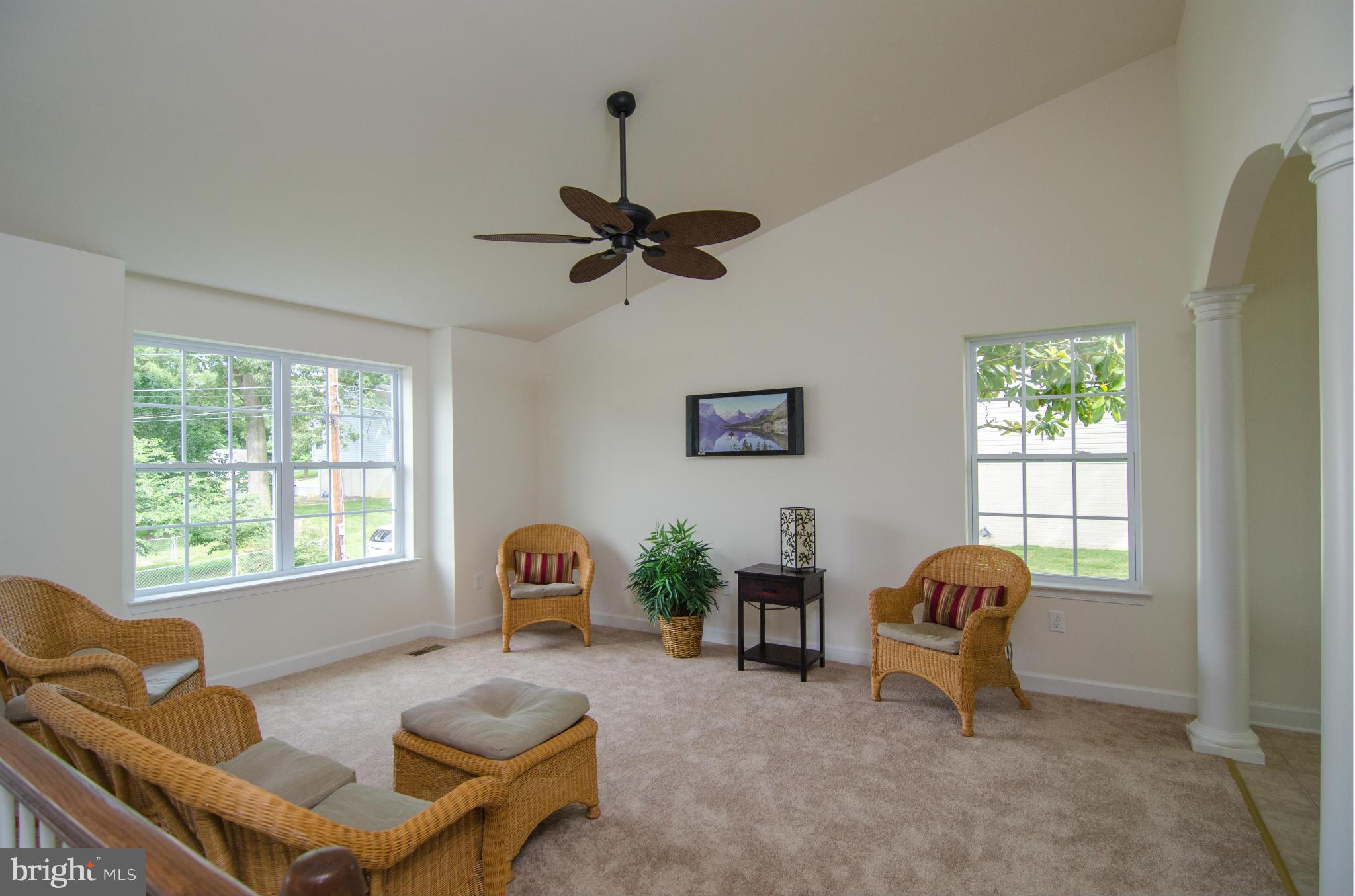 SHORELAND - Residential