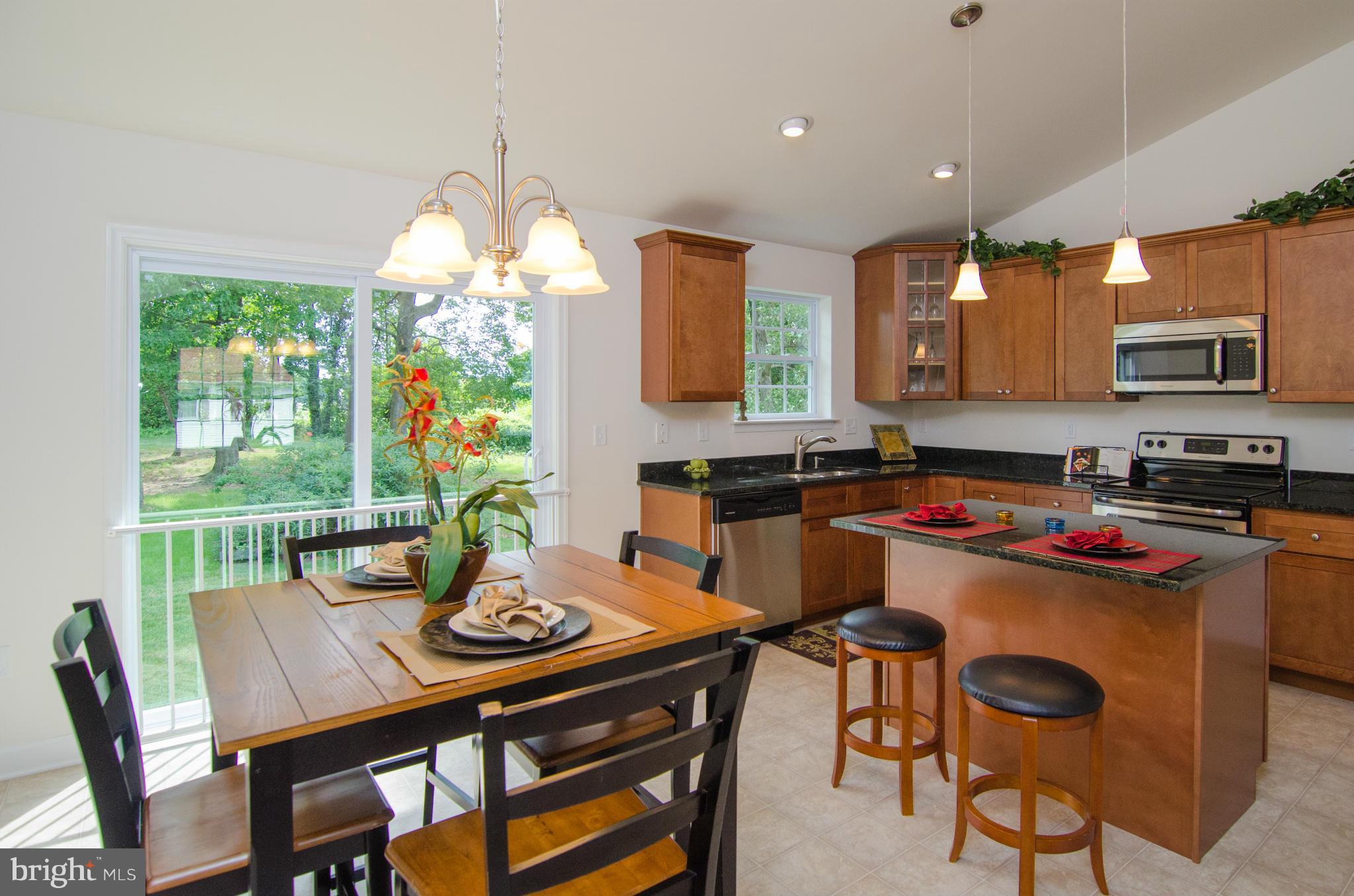 SHORELAND - Residential