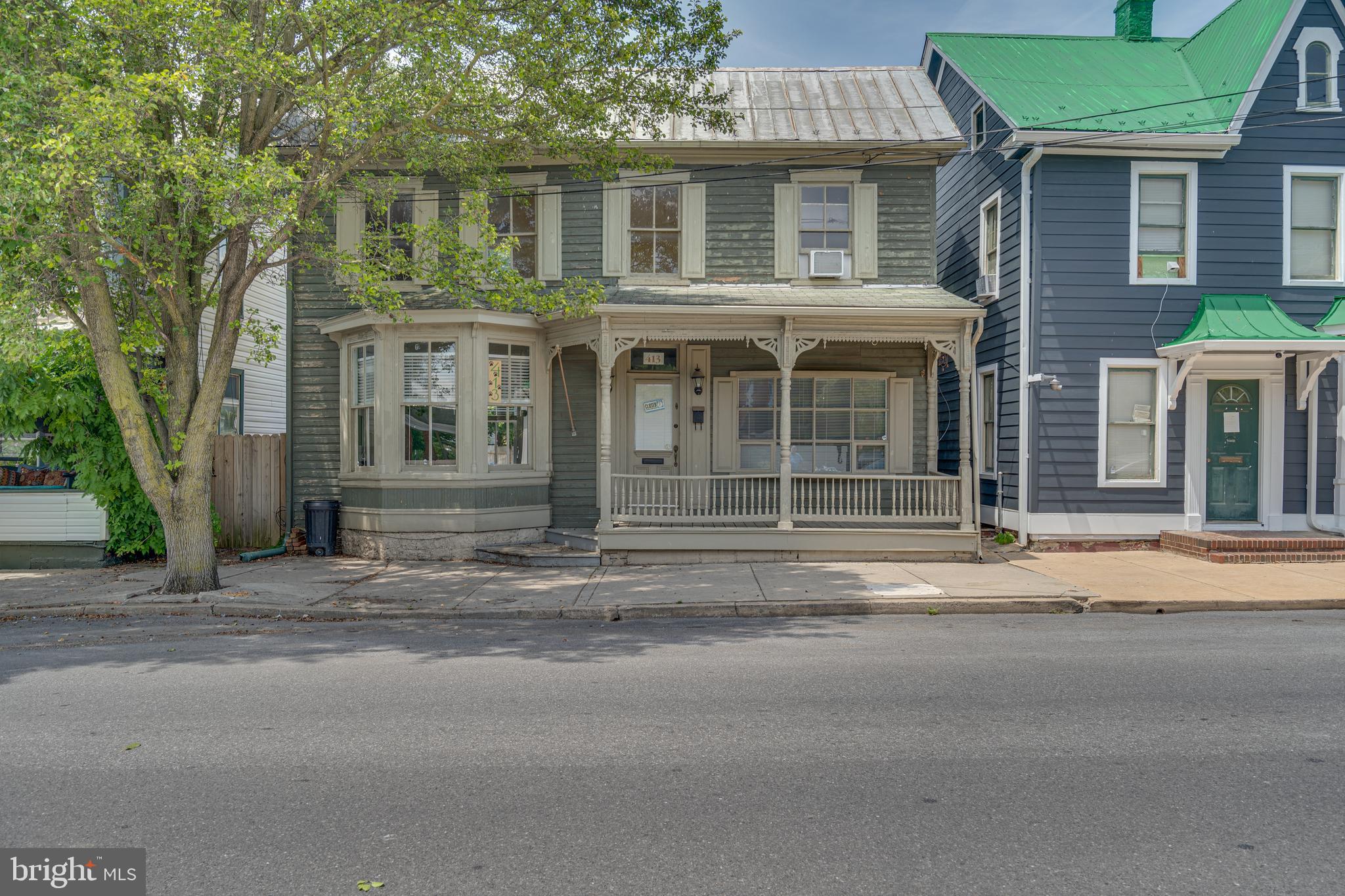 Main image without alt text