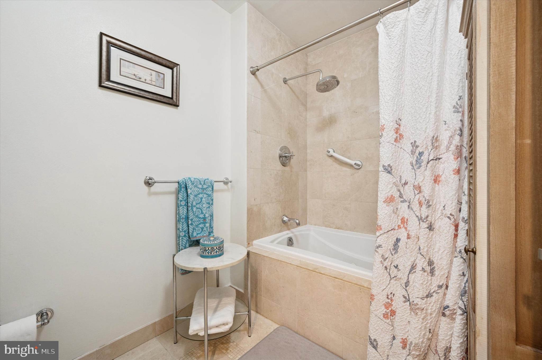 CORINTHIAN - Residential