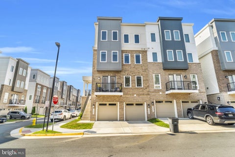 Townhouse For Rent - 15503 Smoke Box Way<br/> WOODBRIDGE, VA 22191