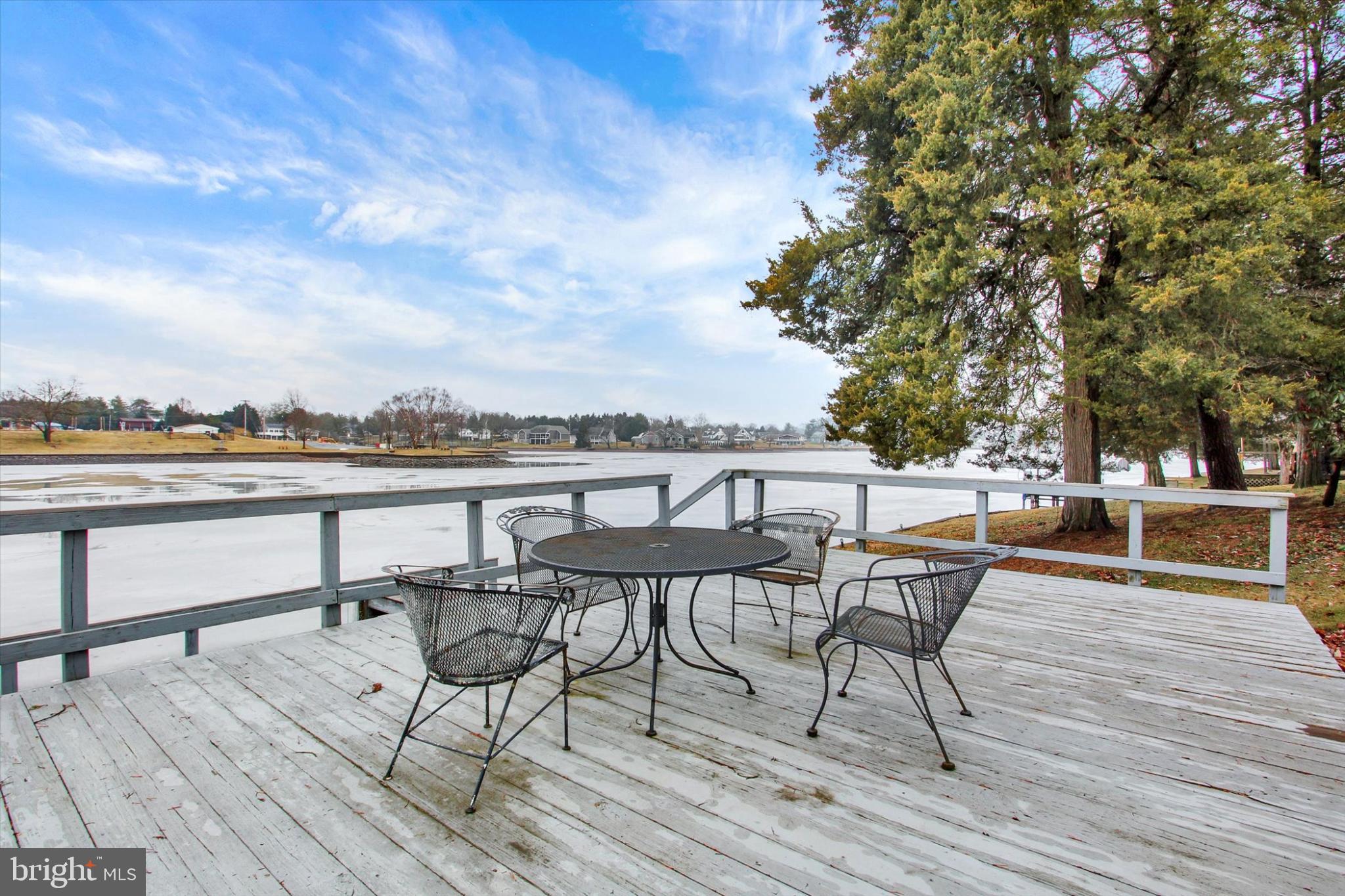 LAKE HERITAGE - Residential