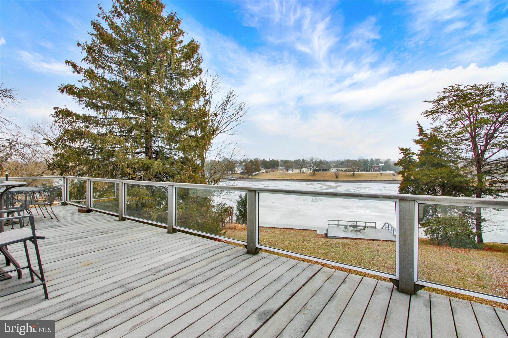 LAKE HERITAGE - Residential