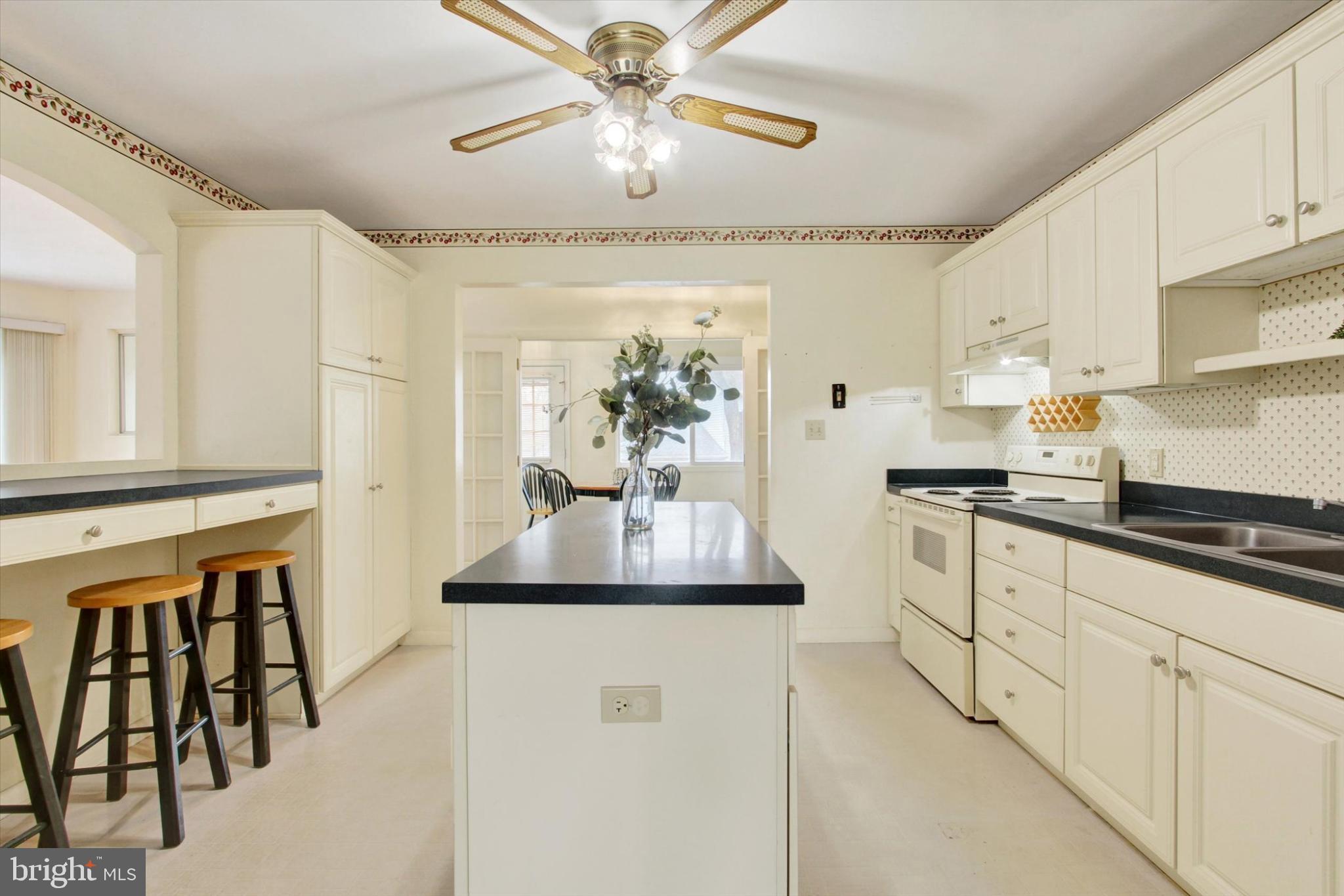 LAKE HERITAGE - Residential