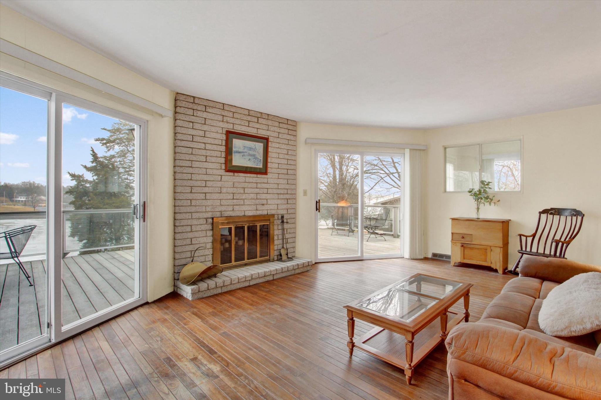 LAKE HERITAGE - Residential