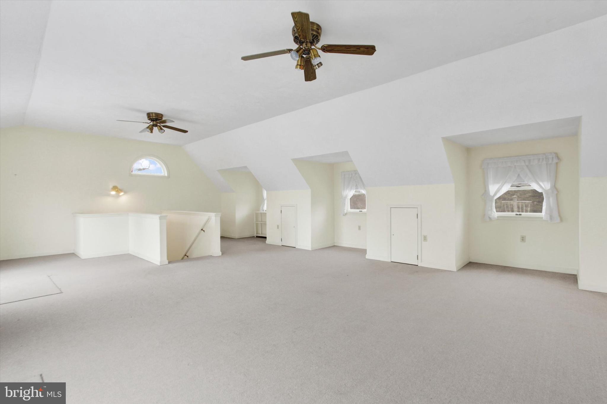 LAKE HERITAGE - Residential