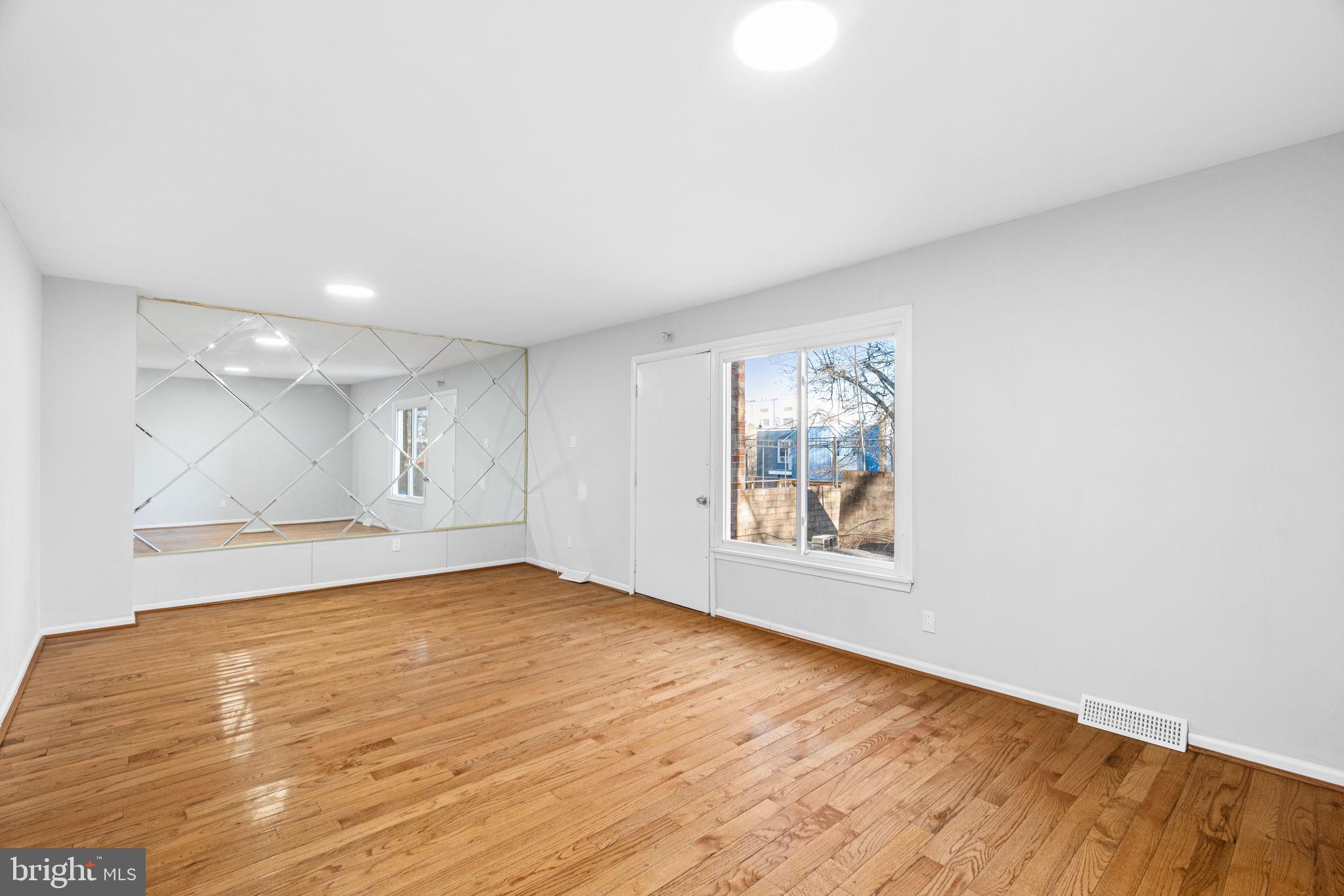 CHESTER CITY - Residential