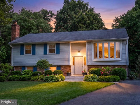 Photo of 14923 Boydell Drive, CENTREVILLE, VA 20120 (MLS # VAFX2325796)