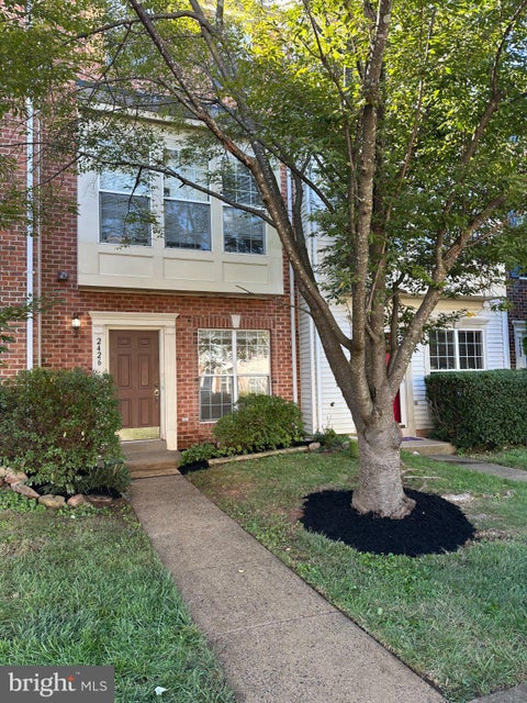 Photo of 2426 Corn Crib Court, HERNDON, VA 20171 (MLS # VAFX2340376)