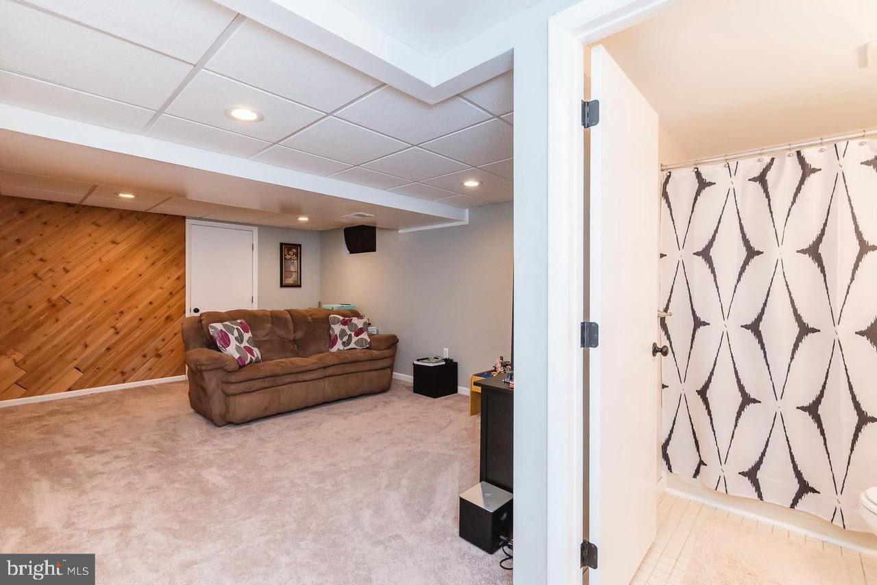 BELMONT - Residential Lease