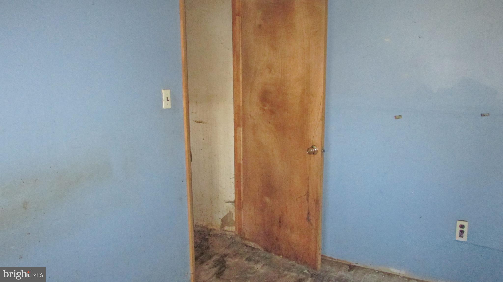 MIDDLE RIVER - Residential