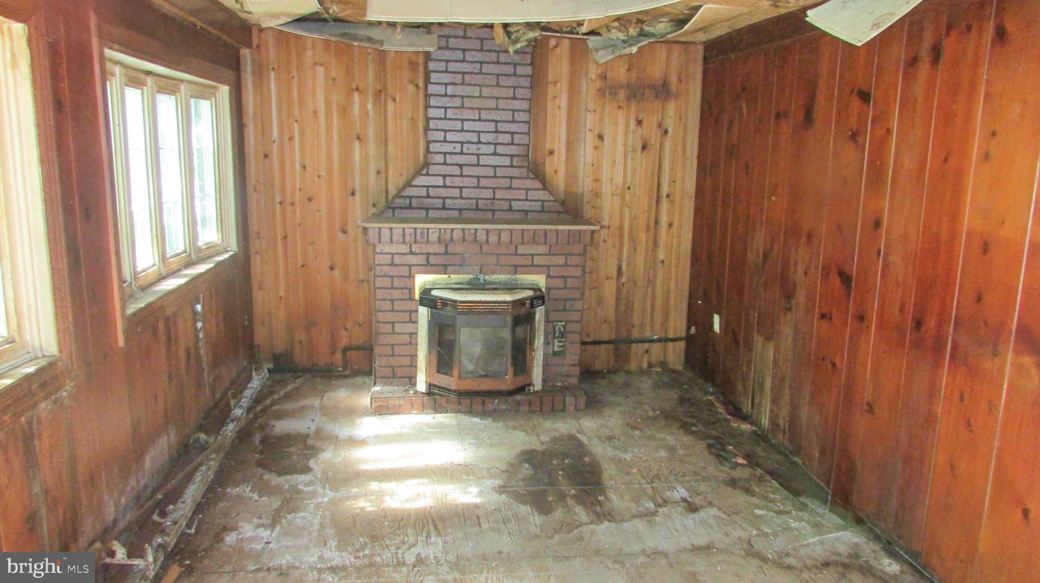 MIDDLE RIVER - Residential