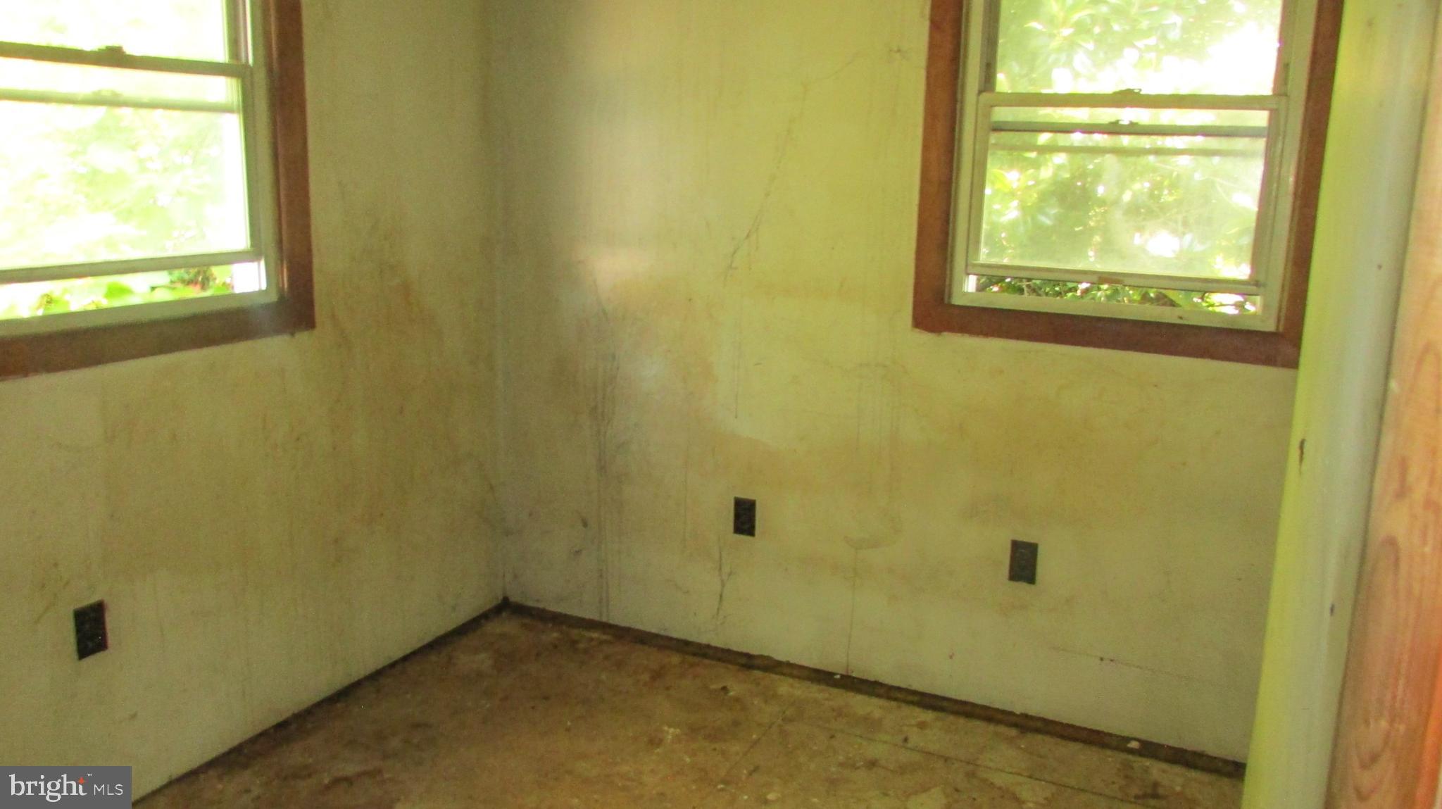 MIDDLE RIVER - Residential