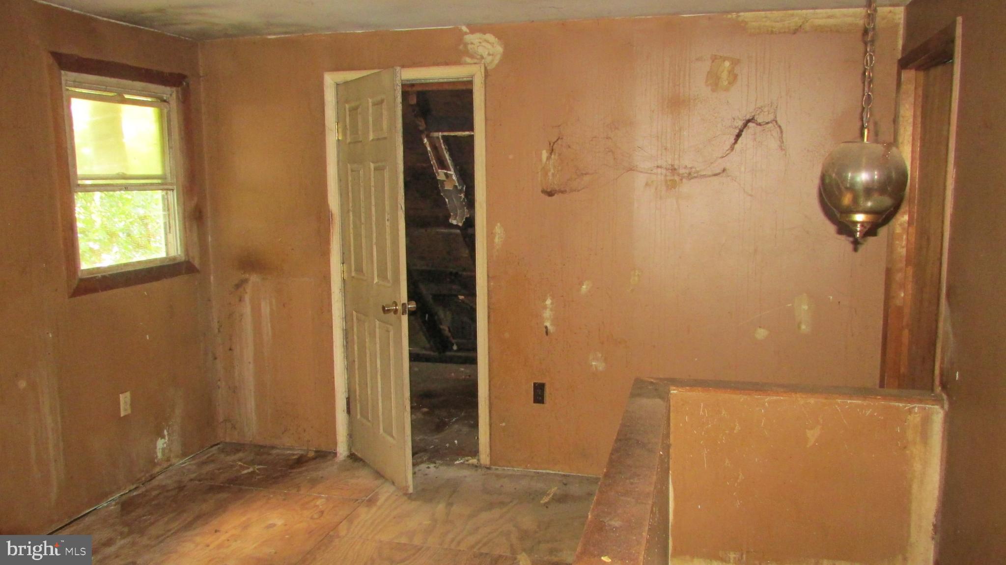 MIDDLE RIVER - Residential