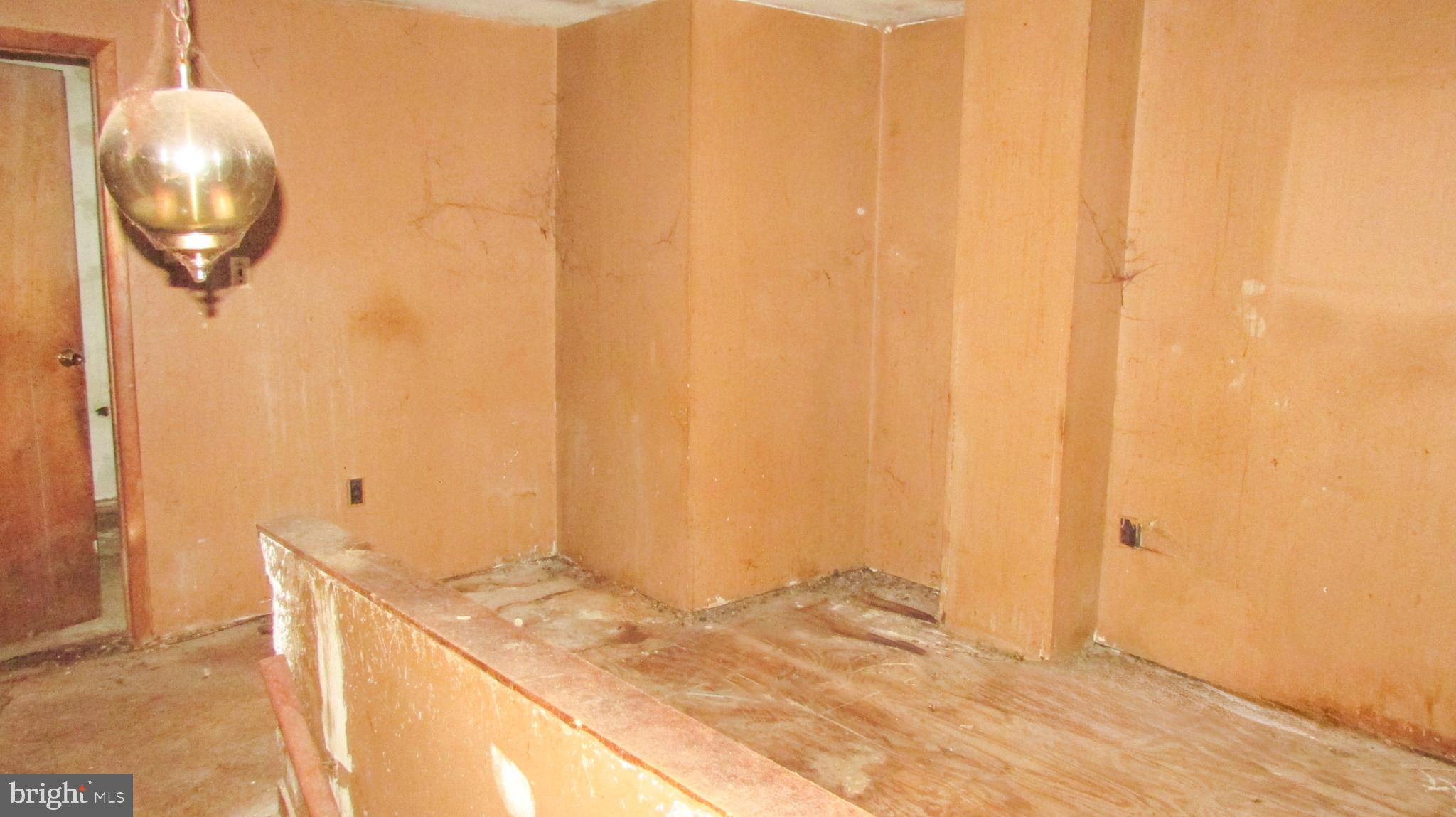 MIDDLE RIVER - Residential